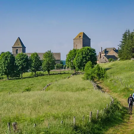 Fleurs D'aubrac Resort 3*